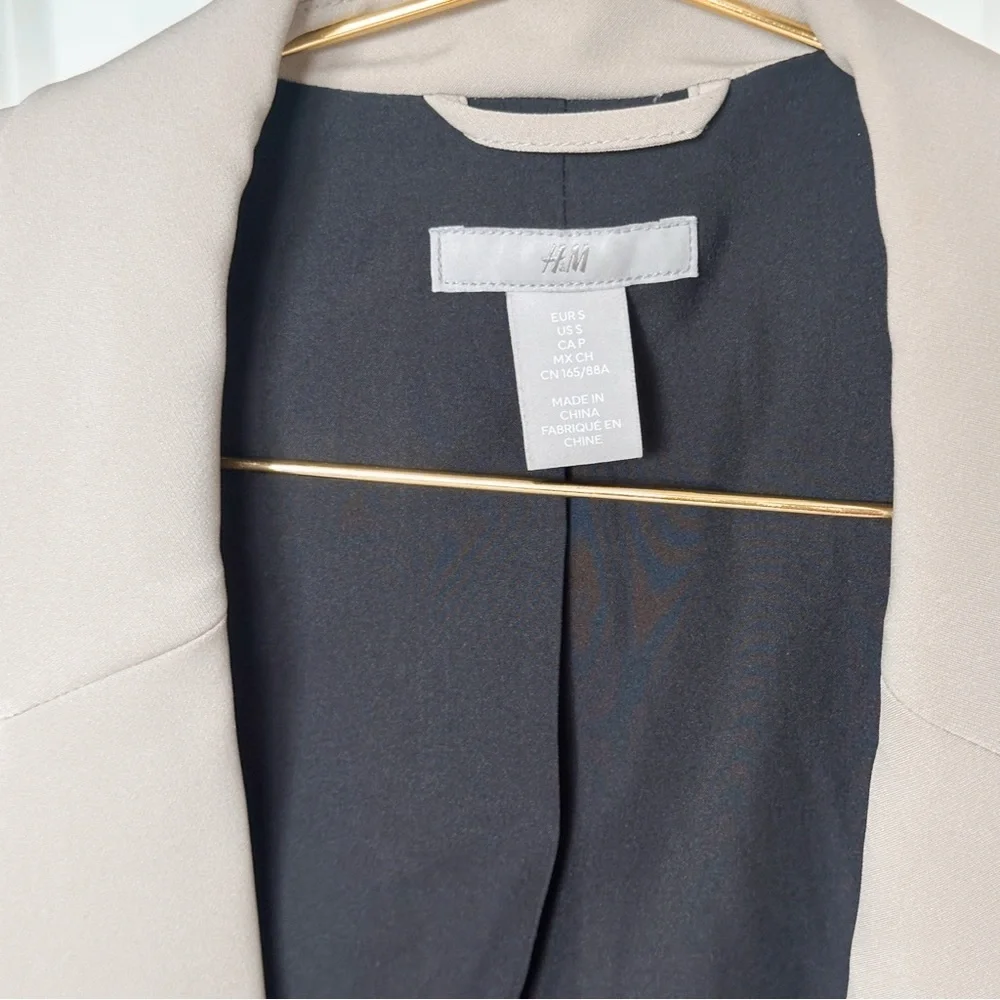 H&M Tan Blazer with Wide Notched Lapels - Picture 8 of 9